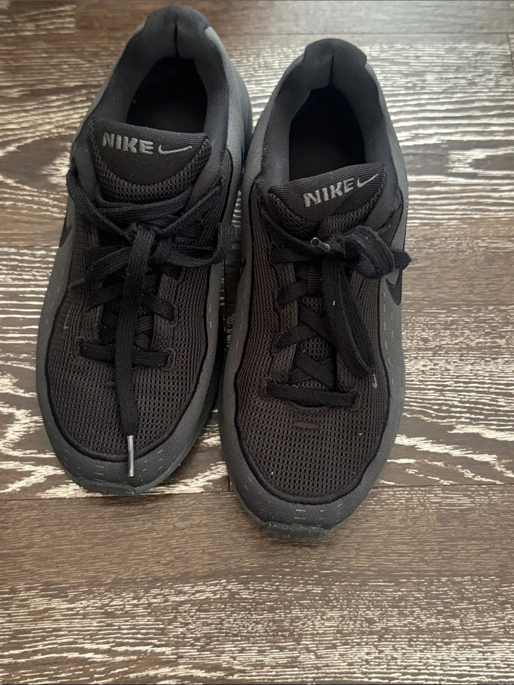 Nike Men’s Black Low-Profile Athletic Sneakers